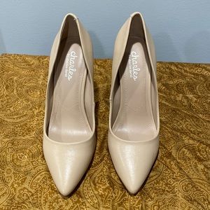 Charles David beige pumps size 7. Hardly worn.